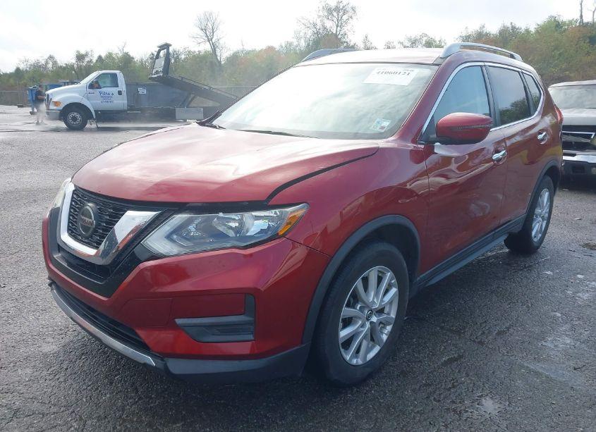 Photo 2 of 2019 Nissan Rogue SV (VIN 5N1AT2MTXKC780372)