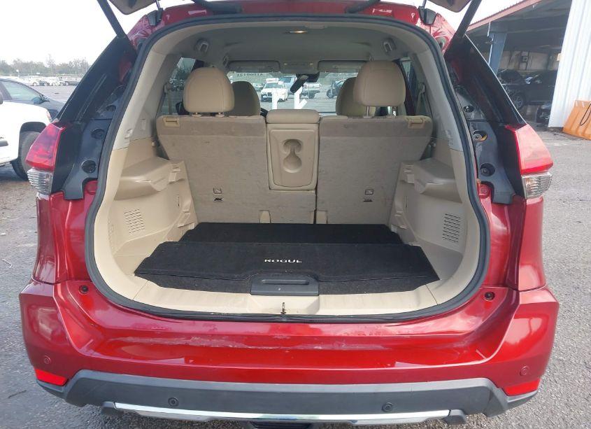 Photo 8 of 2019 Nissan Rogue SV (VIN 5N1AT2MTXKC780372)