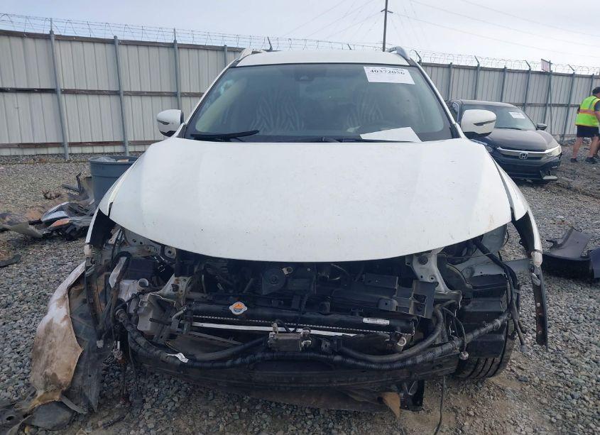 Photo 12 of 2019 Nissan Rogue S (VIN 5N1AT2MTXKC784437)