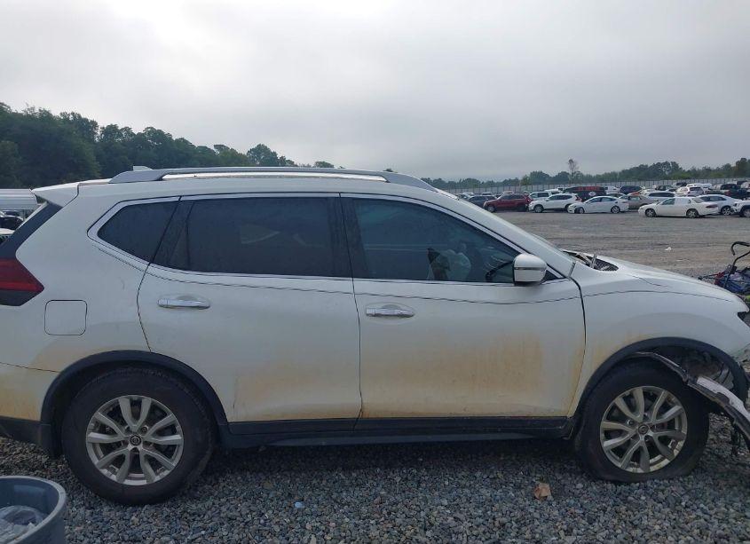 Photo 13 of 2019 Nissan Rogue S (VIN 5N1AT2MTXKC784437)