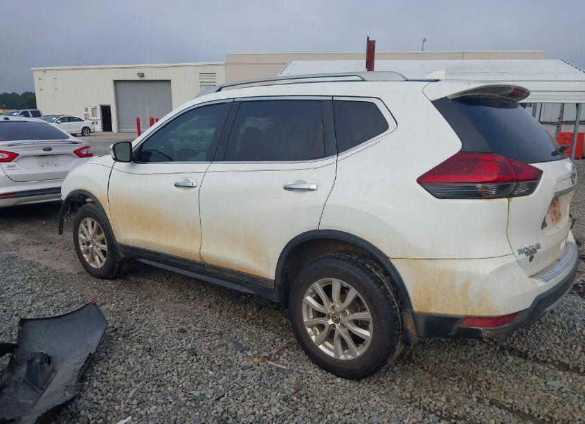 Photo 3 of 2019 Nissan Rogue S (VIN 5N1AT2MTXKC784437)