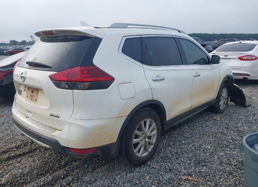 Photo 4 of 2019 Nissan Rogue S (VIN 5N1AT2MTXKC784437)