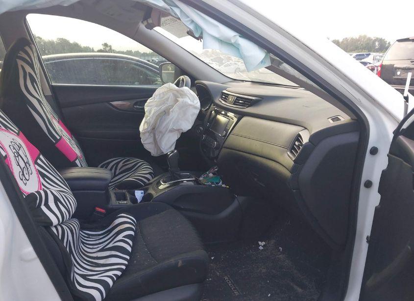 Photo 5 of 2019 Nissan Rogue S (VIN 5N1AT2MTXKC784437)