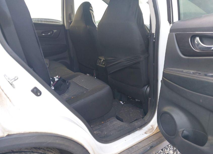 Photo 8 of 2019 Nissan Rogue S (VIN 5N1AT2MTXKC784437)