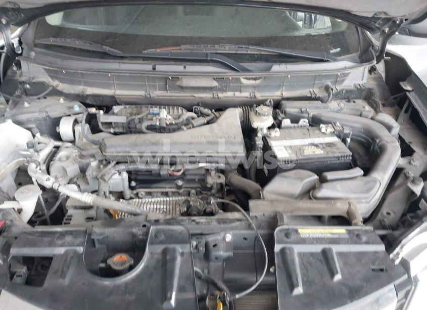 Photo 10 of 2019 Nissan Rogue S (VIN 5N1AT2MTXKC784924)