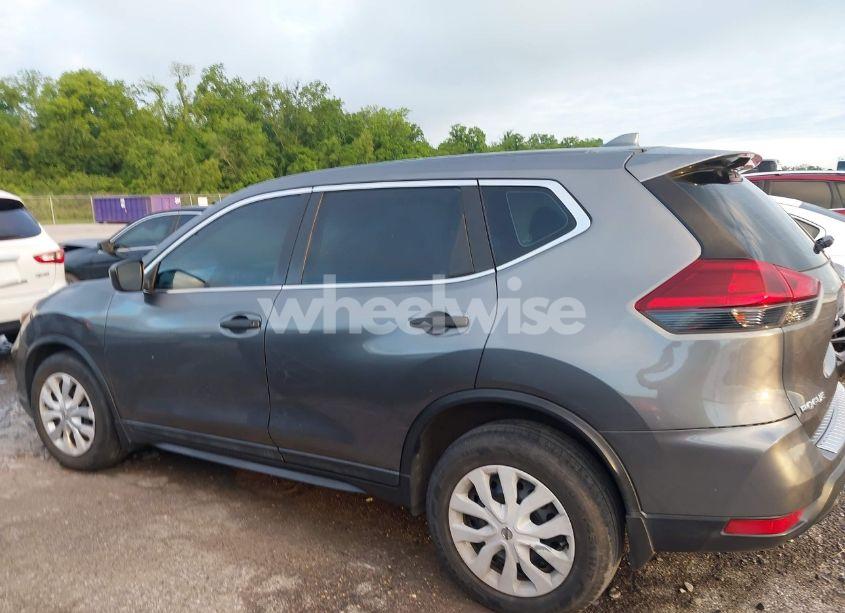 Photo 14 of 2019 Nissan Rogue S (VIN 5N1AT2MTXKC784924)