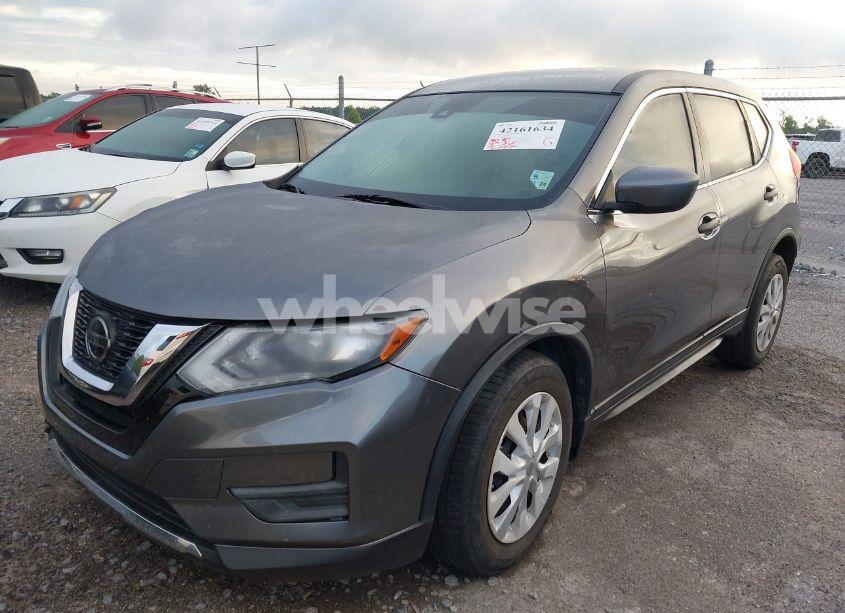 Photo 2 of 2019 Nissan Rogue S (VIN 5N1AT2MTXKC784924)