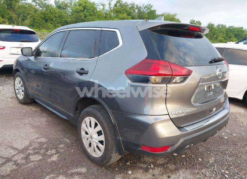 Photo 3 of 2019 Nissan Rogue S (VIN 5N1AT2MTXKC784924)