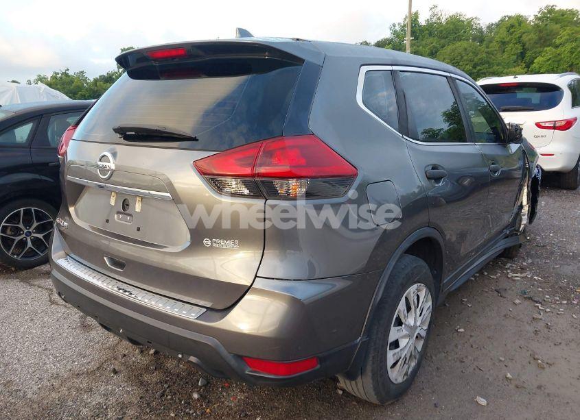 Photo 4 of 2019 Nissan Rogue S (VIN 5N1AT2MTXKC784924)