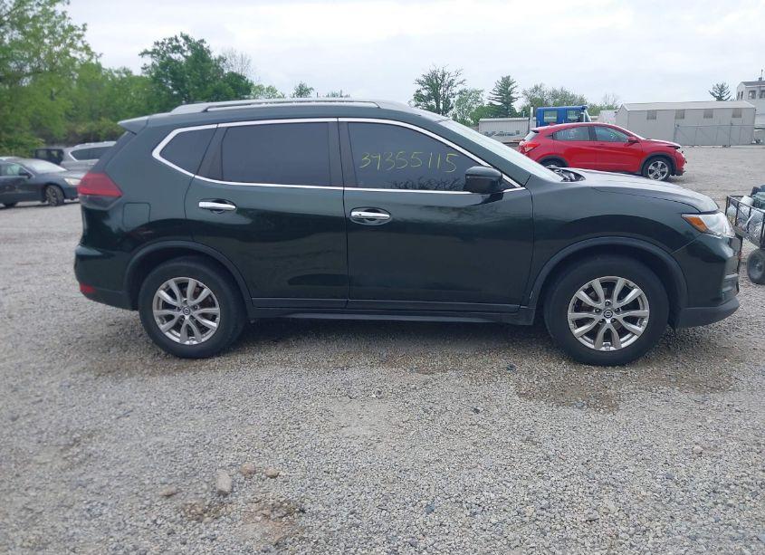 Photo 13 of 2019 Nissan Rogue SV (VIN 5N1AT2MTXKC803259)