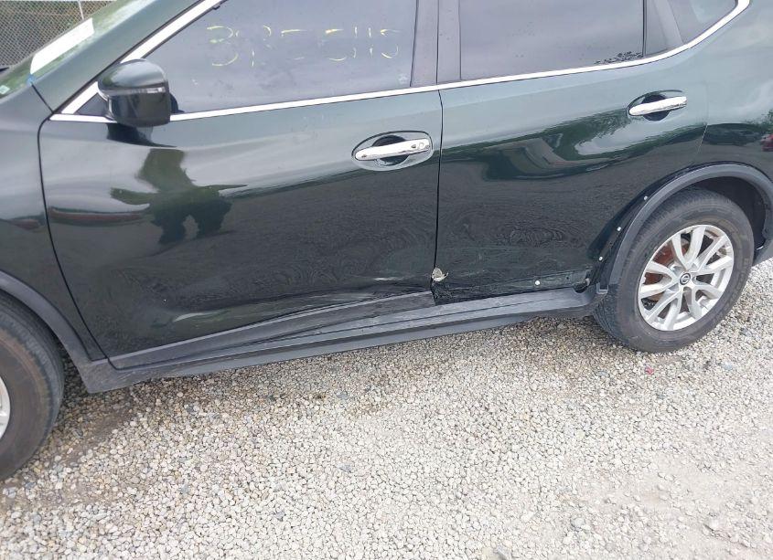 Photo 6 of 2019 Nissan Rogue SV (VIN 5N1AT2MTXKC803259)