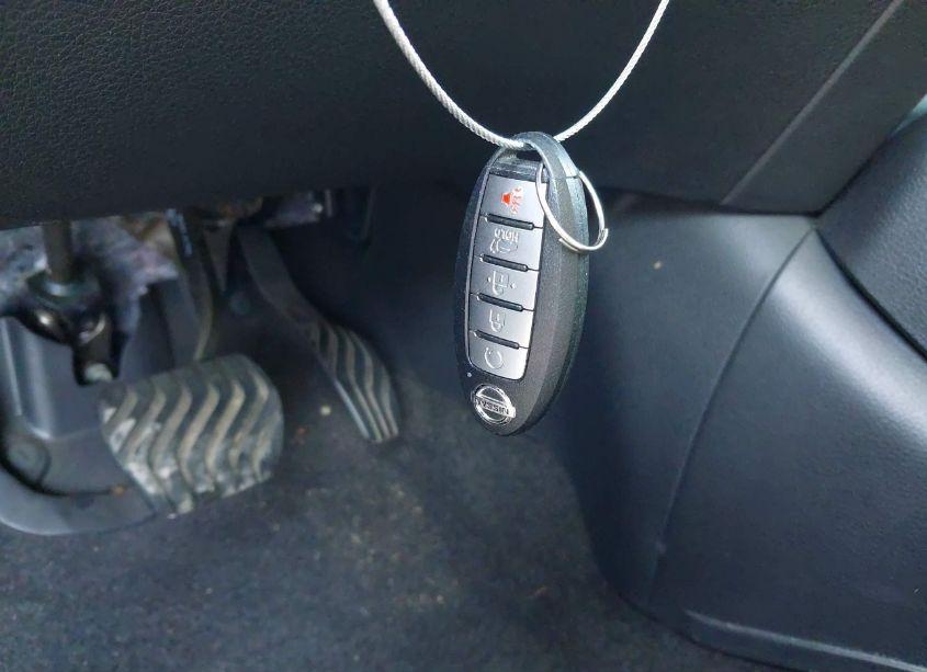 Photo 11 of 2019 Nissan Rogue SV (VIN 5N1AT2MTXKC823804)