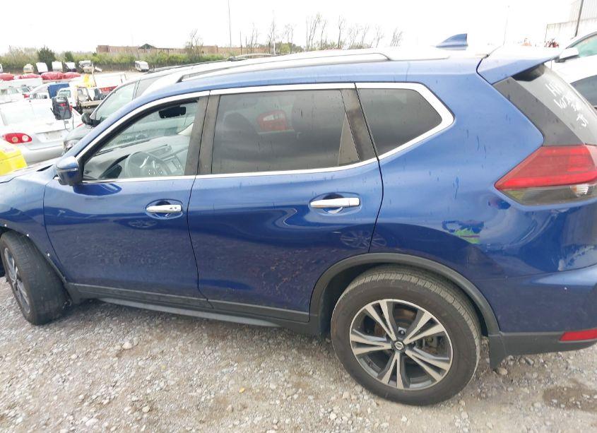 Photo 15 of 2019 Nissan Rogue SV (VIN 5N1AT2MTXKC823804)