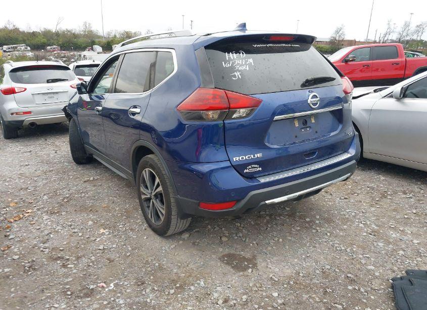 Photo 3 of 2019 Nissan Rogue SV (VIN 5N1AT2MTXKC823804)