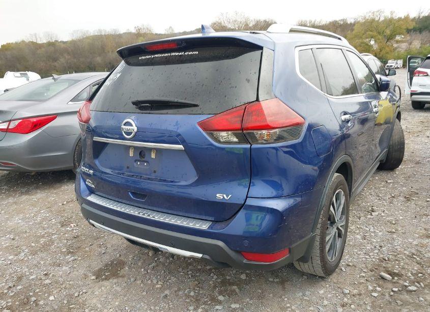 Photo 4 of 2019 Nissan Rogue SV (VIN 5N1AT2MTXKC823804)