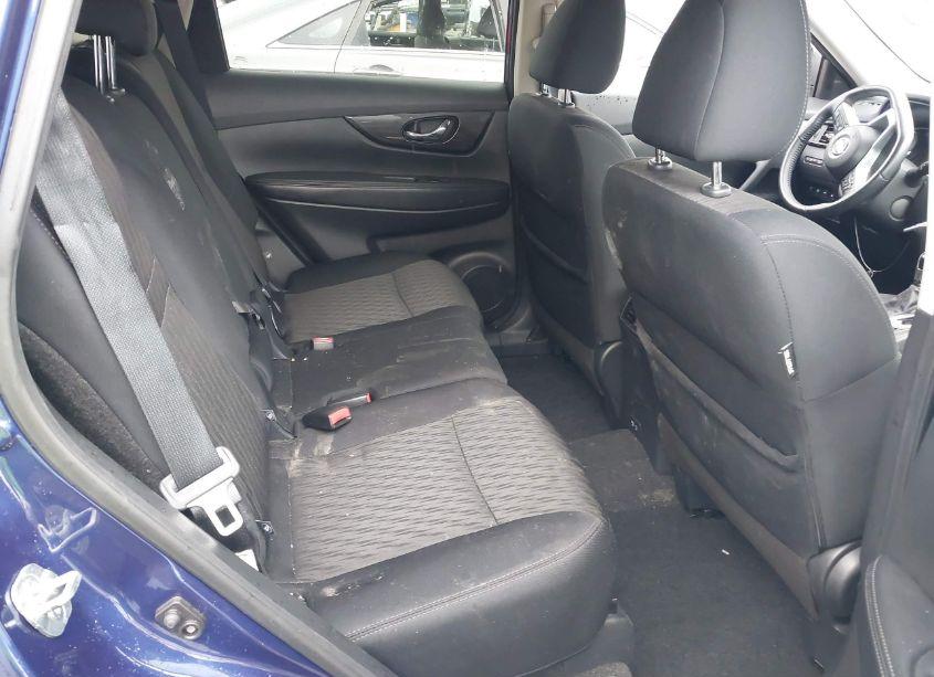 Photo 8 of 2019 Nissan Rogue SV (VIN 5N1AT2MTXKC823804)