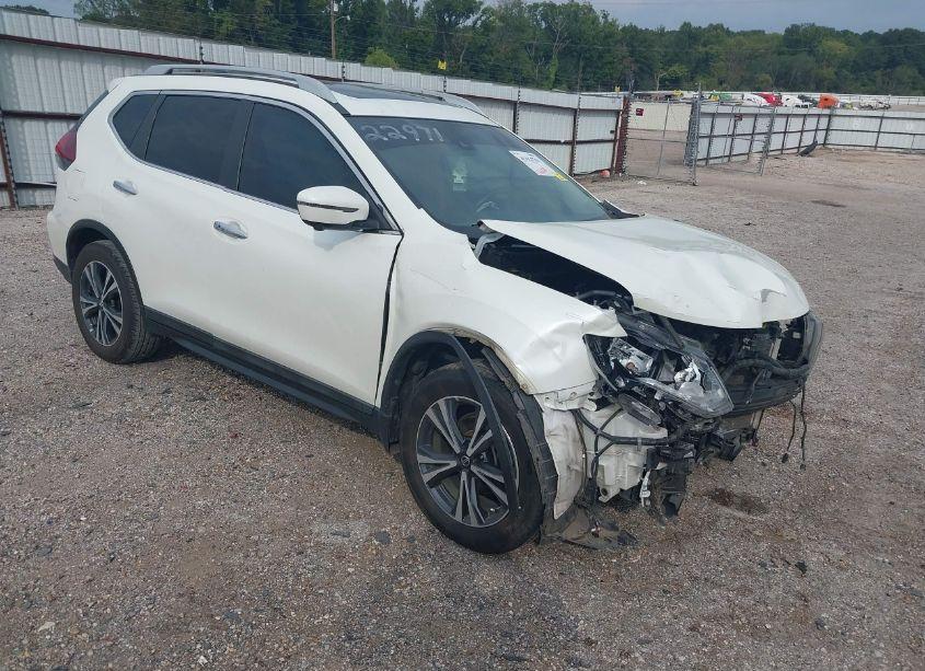 2020 Nissan Rogue SV FWD (VIN 5N1AT2MTXLC742738) main photo