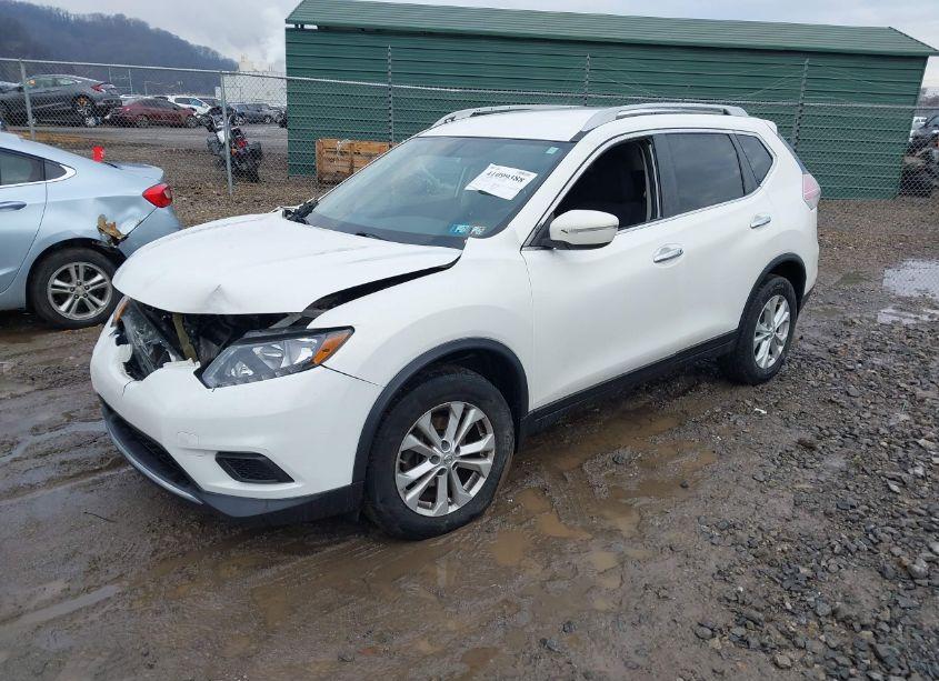 Photo 2 of 2014 Nissan Rogue SV (VIN 5N1AT2MV0EC769726)