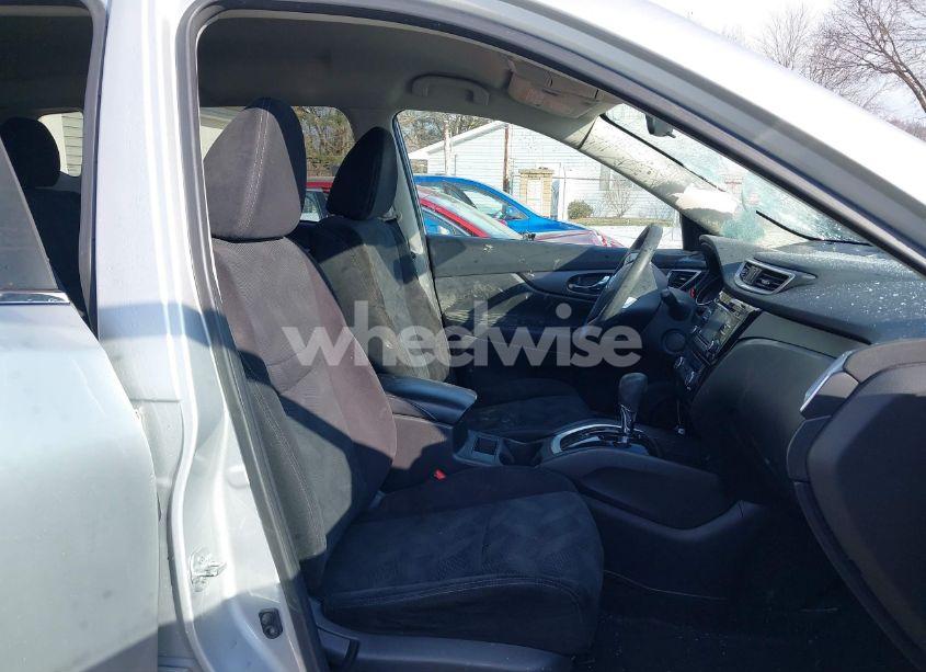 Photo 5 of 2014 Nissan Rogue SV (VIN 5N1AT2MV0EC843646)