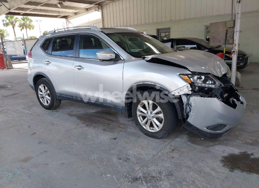 2015 Nissan Rogue SV (VIN 5N1AT2MV0FC765239) main photo