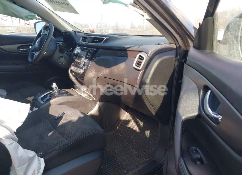 Photo 5 of 2015 Nissan Rogue SV (VIN 5N1AT2MV0FC780663)