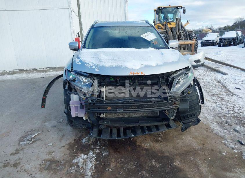 Photo 6 of 2015 Nissan Rogue SV (VIN 5N1AT2MV0FC787810)