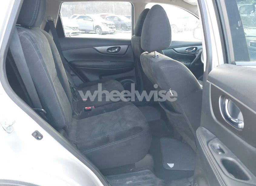 Photo 8 of 2015 Nissan Rogue SV (VIN 5N1AT2MV0FC787810)