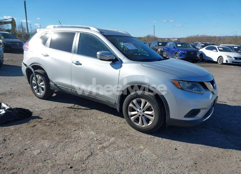 2015 Nissan Rogue SV (VIN 5N1AT2MV0FC809482) main photo