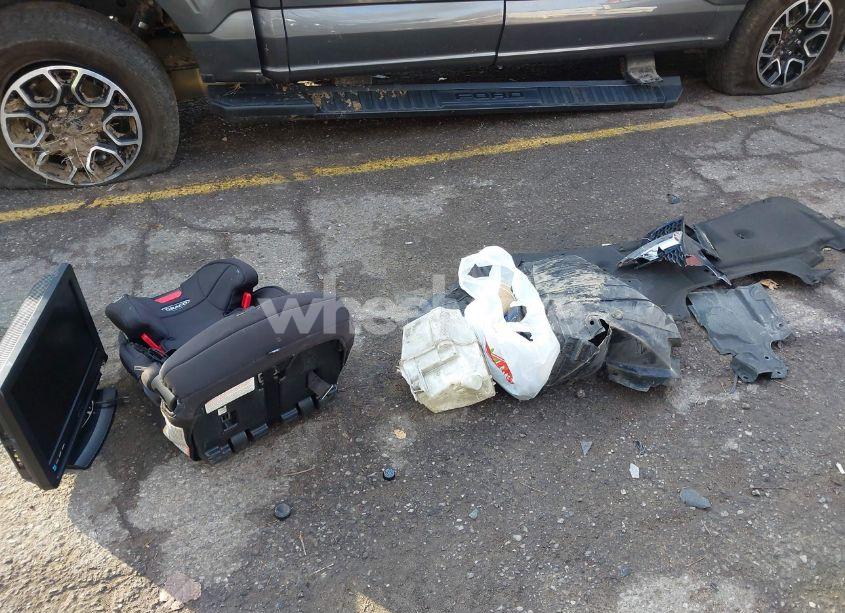 Photo 12 of 2015 Nissan Rogue SL (VIN 5N1AT2MV0FC920159)