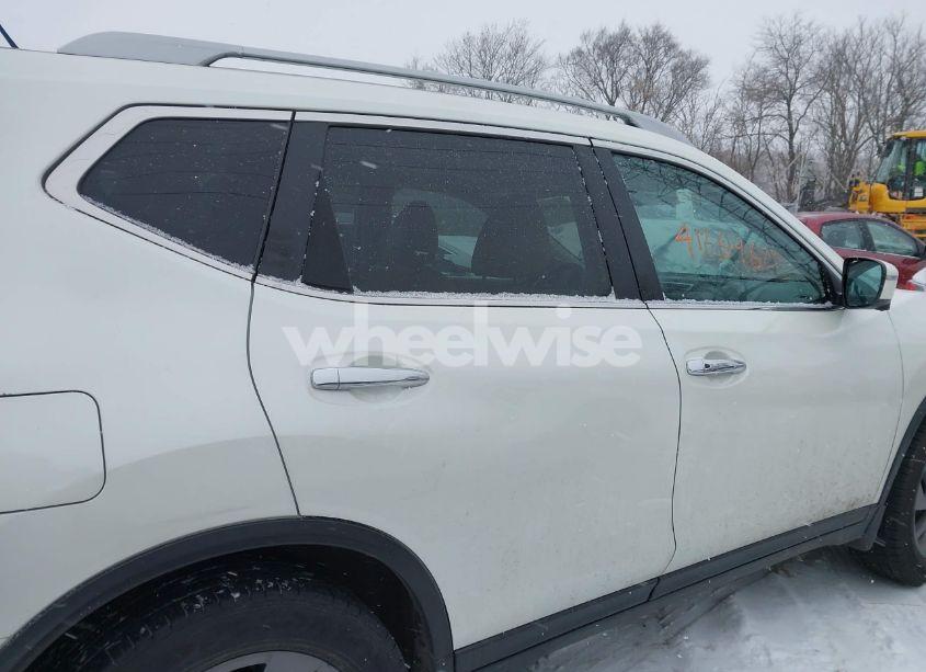 Photo 13 of 2016 Nissan Rogue SL (VIN 5N1AT2MV0GC733232)