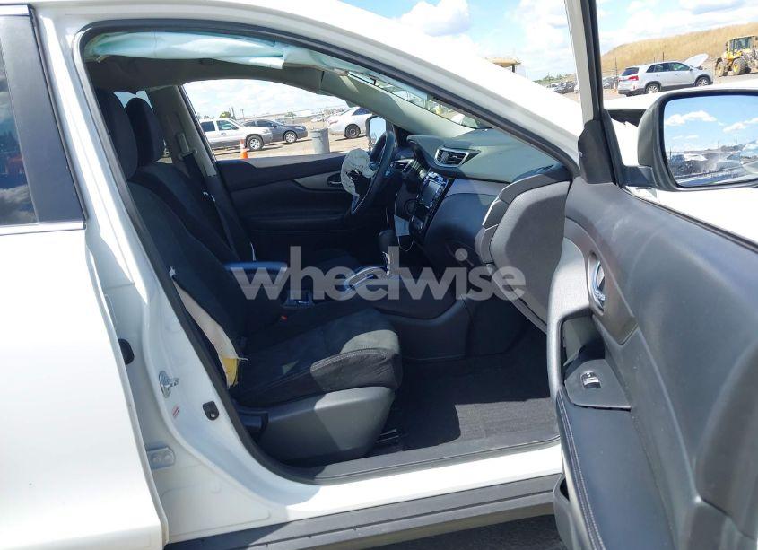 Photo 5 of 2016 Nissan Rogue SV (VIN 5N1AT2MV0GC740634)