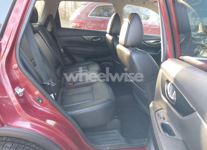 Photo 8 of 2016 Nissan Rogue SL (VIN 5N1AT2MV0GC757935)