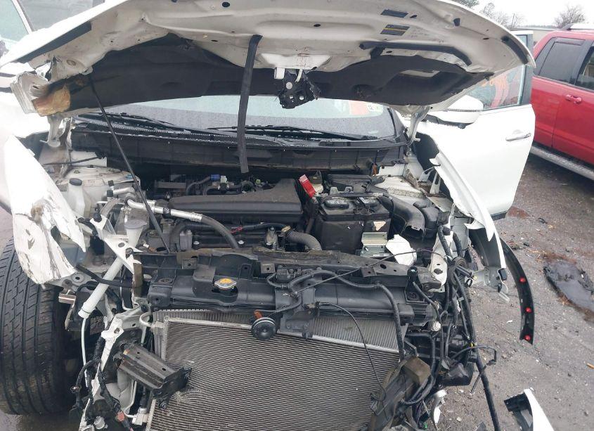 Photo 10 of 2016 Nissan Rogue SV (VIN 5N1AT2MV0GC814568)