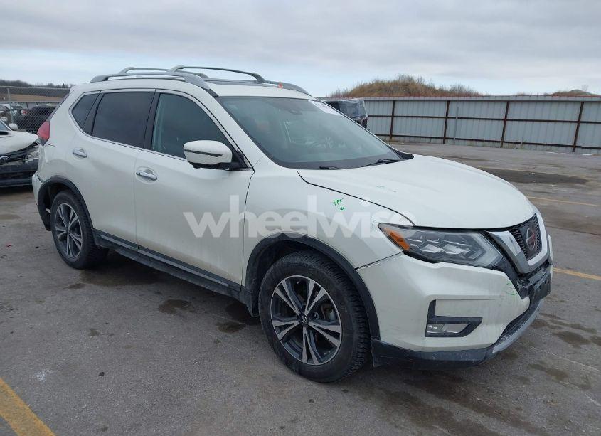 2017 Nissan Rogue SL (VIN 5N1AT2MV0HC759945) main photo