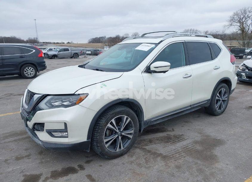 Photo 2 of 2017 Nissan Rogue SL (VIN 5N1AT2MV0HC759945)