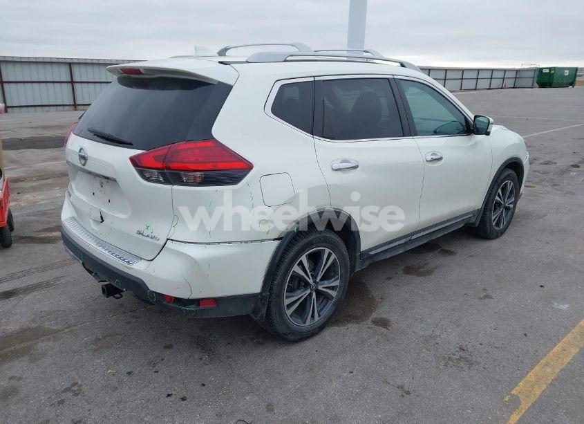Photo 4 of 2017 Nissan Rogue SL (VIN 5N1AT2MV0HC759945)
