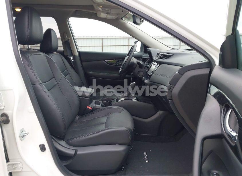 Photo 5 of 2017 Nissan Rogue SL (VIN 5N1AT2MV0HC759945)