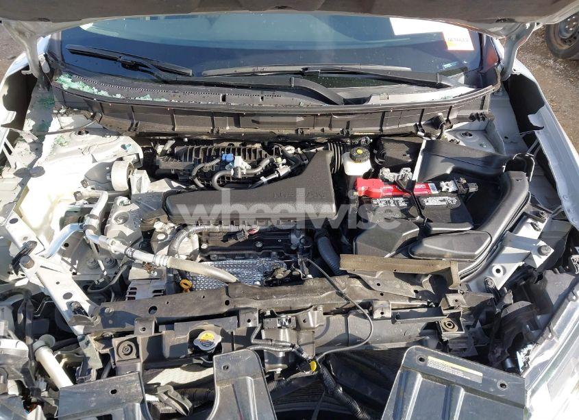 Photo 10 of 2017 Nissan Rogue SV (VIN 5N1AT2MV0HC781394)