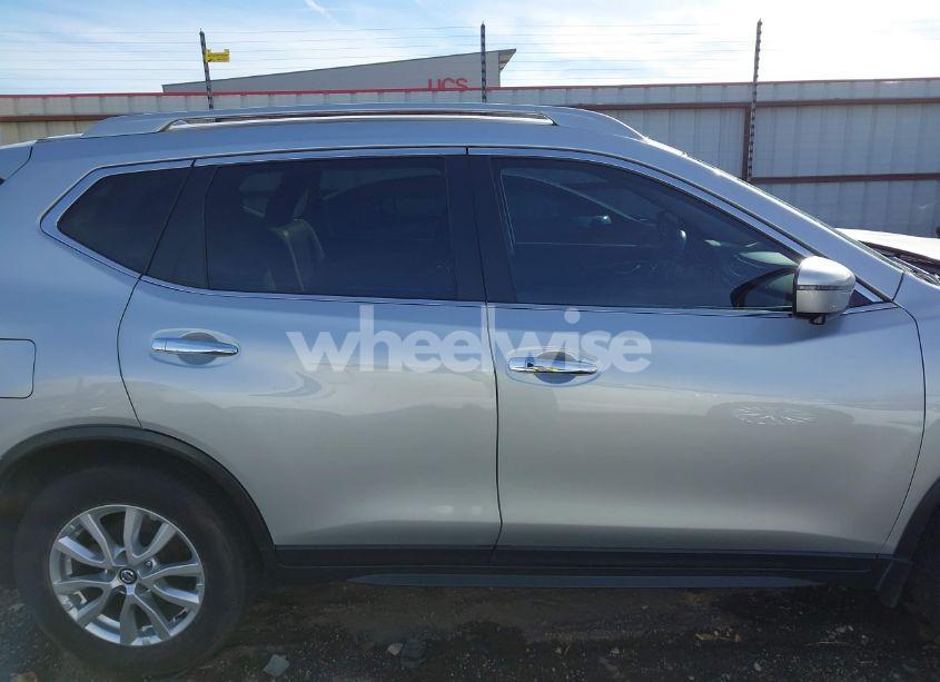 Photo 14 of 2017 Nissan Rogue SV (VIN 5N1AT2MV0HC781394)