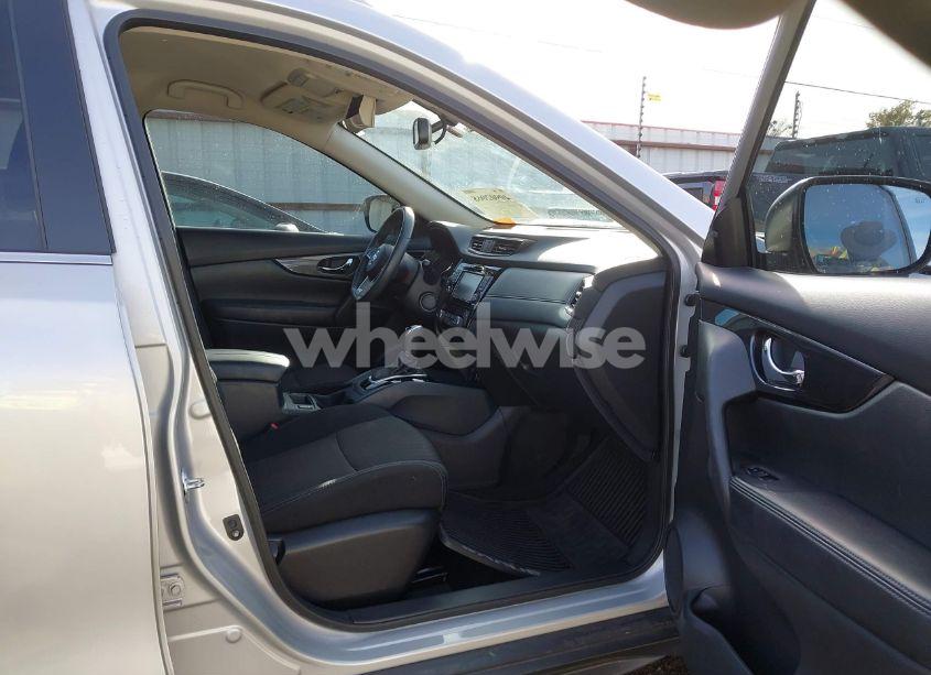 Photo 5 of 2017 Nissan Rogue SV (VIN 5N1AT2MV0HC781394)