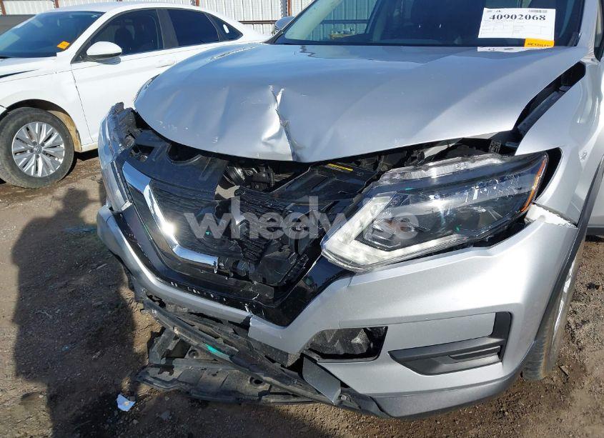 Photo 6 of 2017 Nissan Rogue SV (VIN 5N1AT2MV0HC781394)