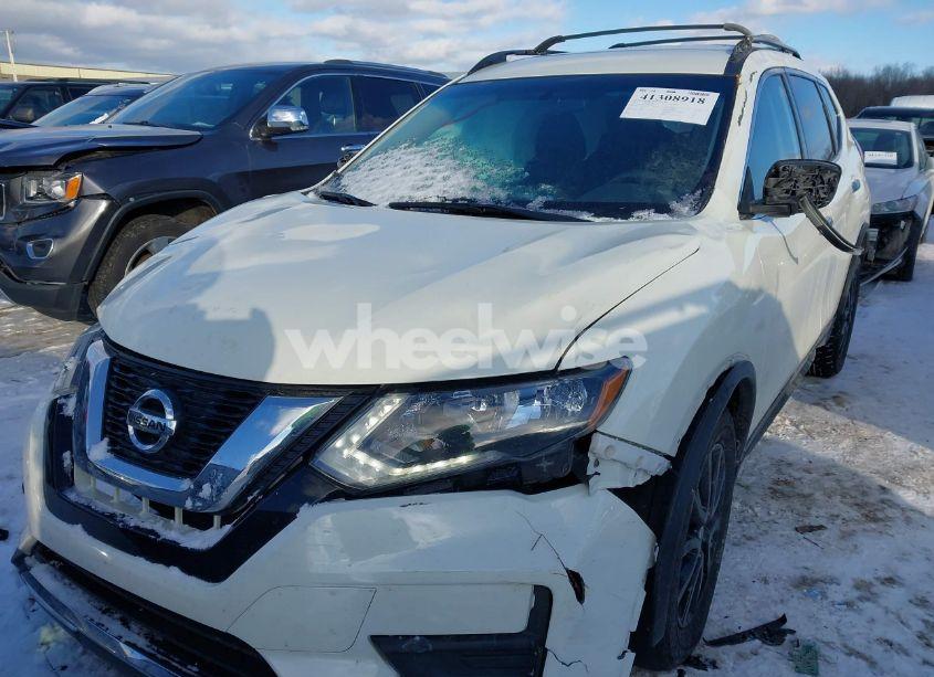Photo 2 of 2017 Nissan Rogue SV (VIN 5N1AT2MV0HC805242)