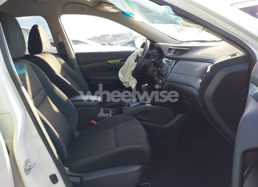 Photo 5 of 2017 Nissan Rogue SV (VIN 5N1AT2MV0HC805242)