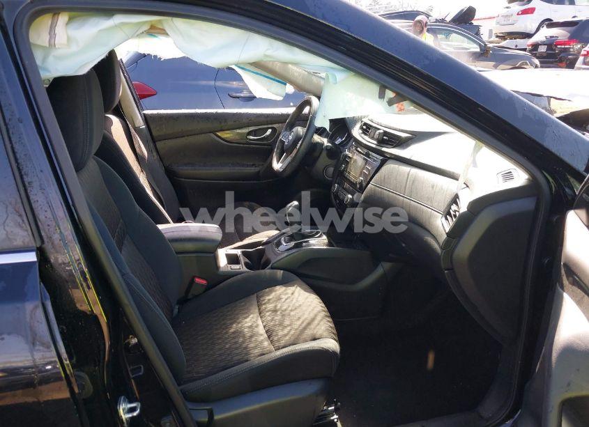 Photo 5 of 2017 Nissan Rogue SV (VIN 5N1AT2MV0HC814099)