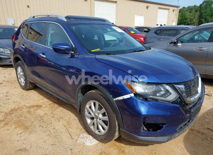 2017 Nissan Rogue SV (VIN 5N1AT2MV0HC841769) main photo