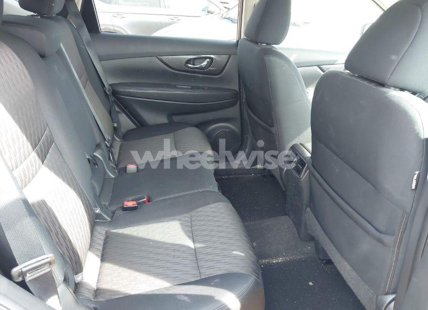 Photo 8 of 2017 Nissan Rogue SV (VIN 5N1AT2MV0HC841769)