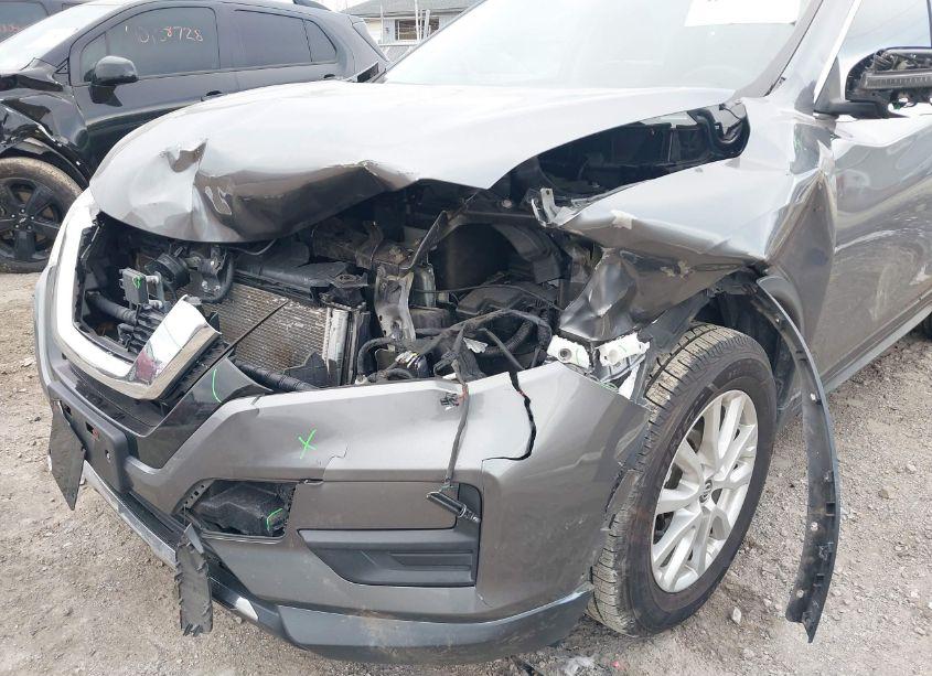 Photo 6 of 2017 Nissan Rogue SV (VIN 5N1AT2MV0HC888011)