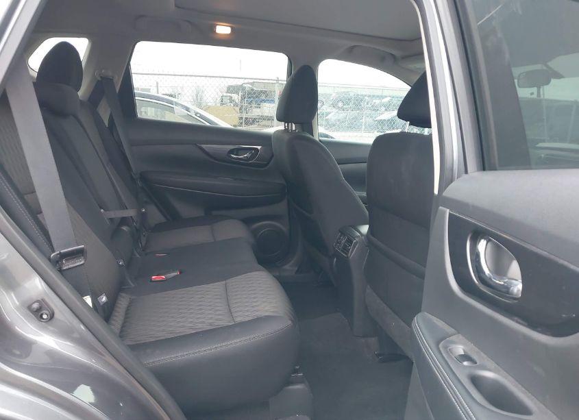 Photo 8 of 2017 Nissan Rogue SV (VIN 5N1AT2MV0HC888011)