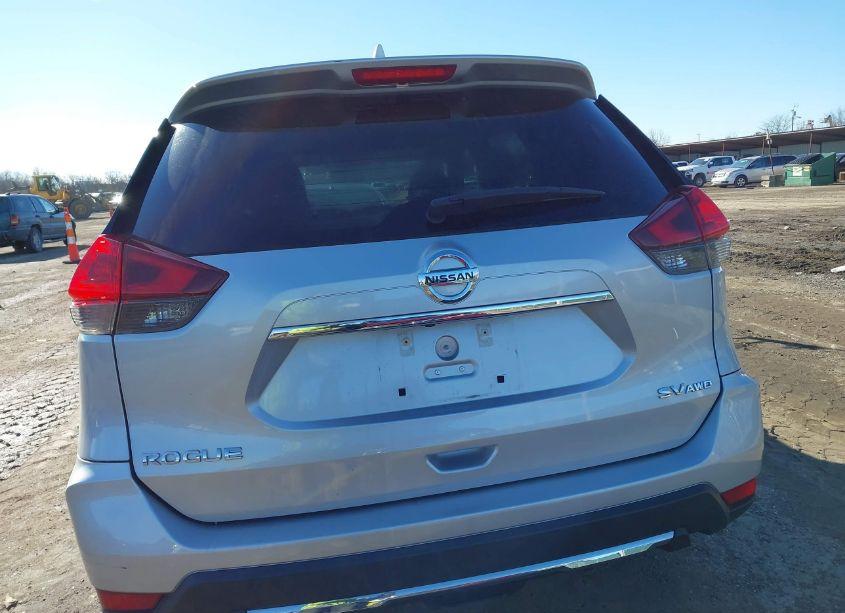 Photo 16 of 2018 Nissan Rogue SV (VIN 5N1AT2MV0JC700450)