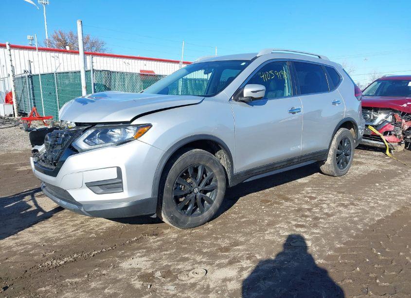 Photo 2 of 2018 Nissan Rogue SV (VIN 5N1AT2MV0JC700450)